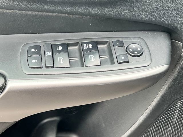 Used 2019 Jeep Cherokee Sport w/ Cold Weather Group image 16