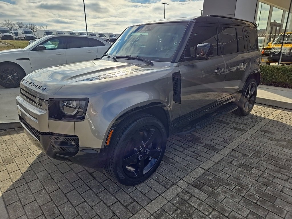 Used 2024 Land Rover Defender 110 X-Dynamic SE