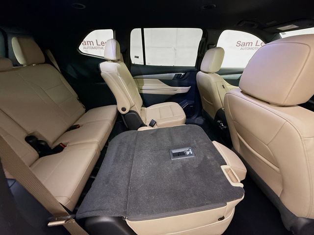 Used 2025 Buick Enclave Preferred image 31