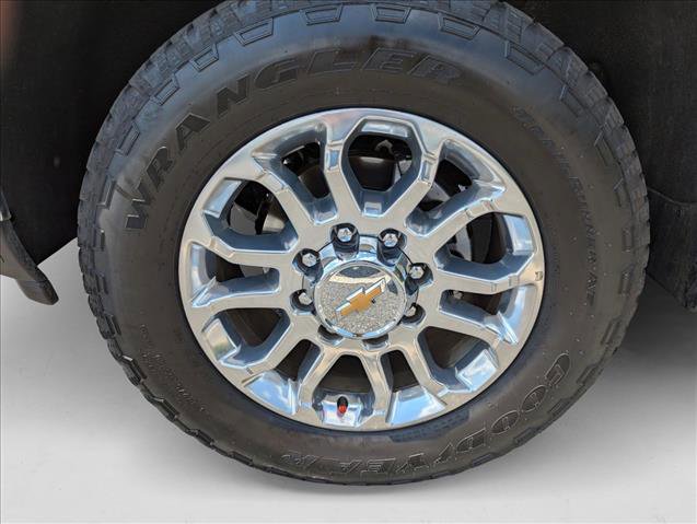 Used 2024 Chevrolet Silverado 2500 LTZ w/ LTZ Convenience Package image 9