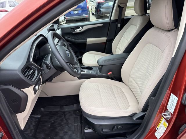 Used 2020 Ford Escape SE image 13