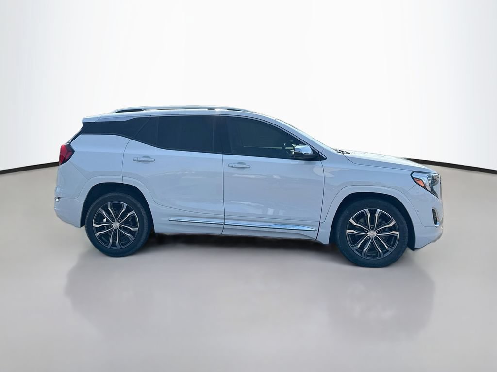 Used 2020 GMC Terrain Denali w/ Denali Premium Package FWD image 8
