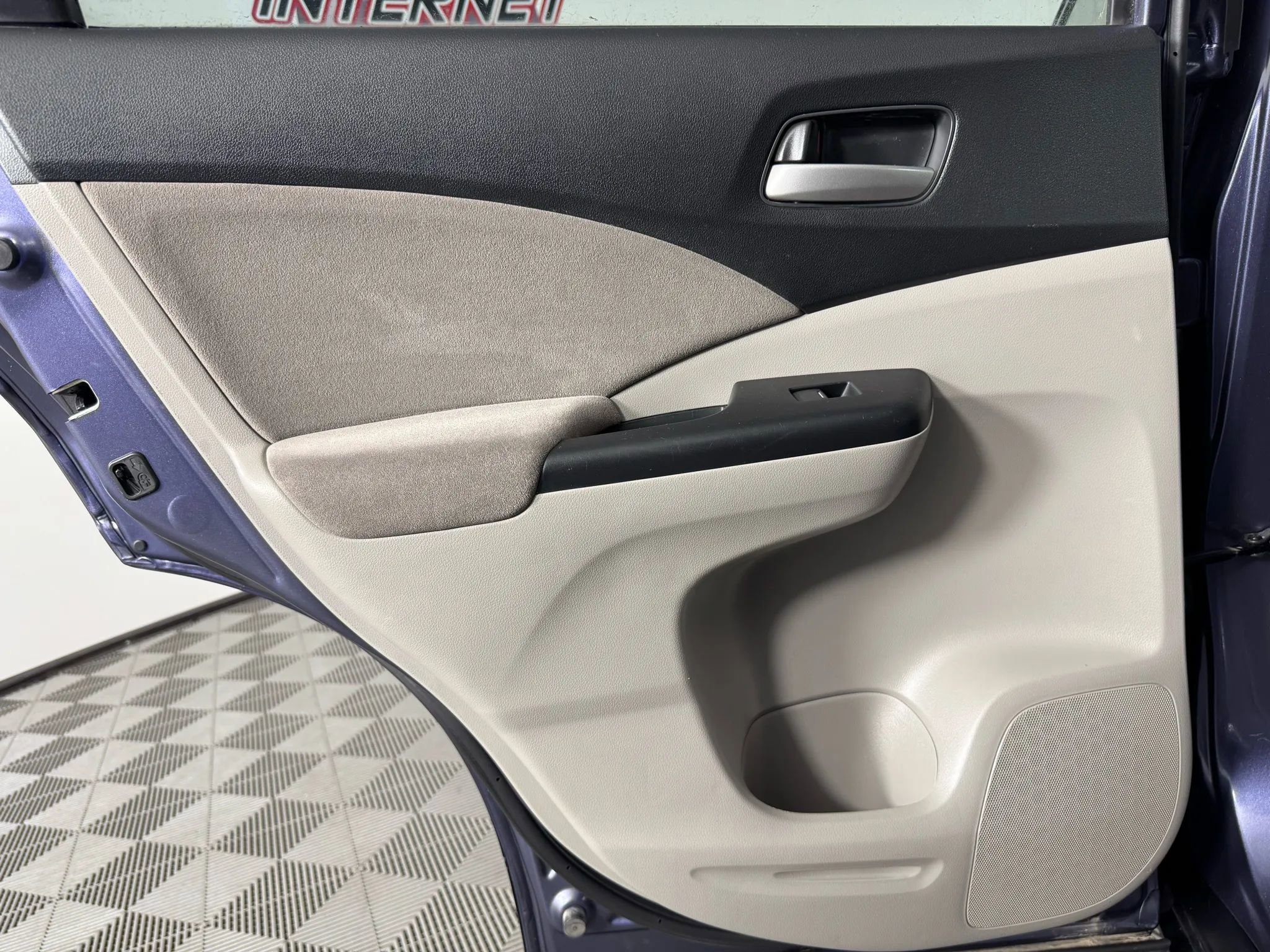 Used 2012 Honda CR-V EX image 40