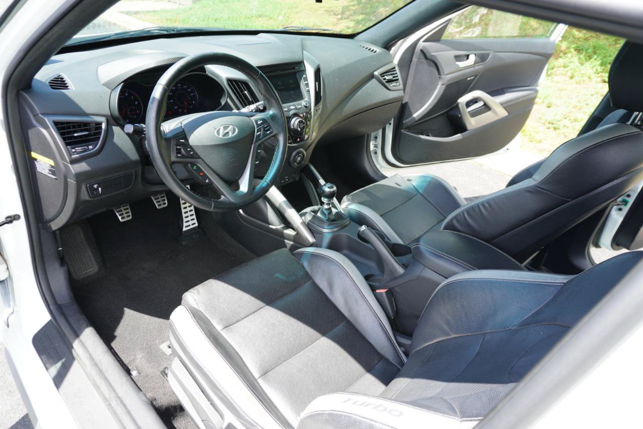 Used 2016 Hyundai Veloster Turbo FWD image 33