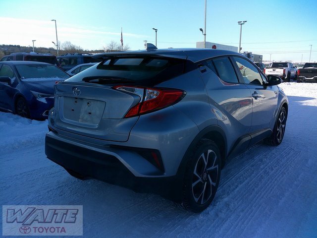 Used 2020 Toyota C-HR XLE video 2