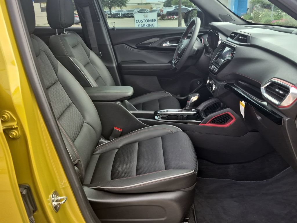 Used 2023 Chevrolet TrailBlazer RS w/ Sun and Liftgate Package FWD image 24