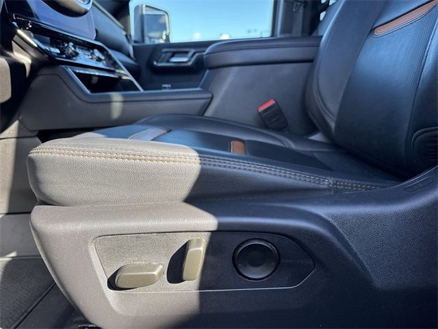 Used 2024 GMC Sierra 2500 AT4 w/ AT4 Premium Plus Package image 11