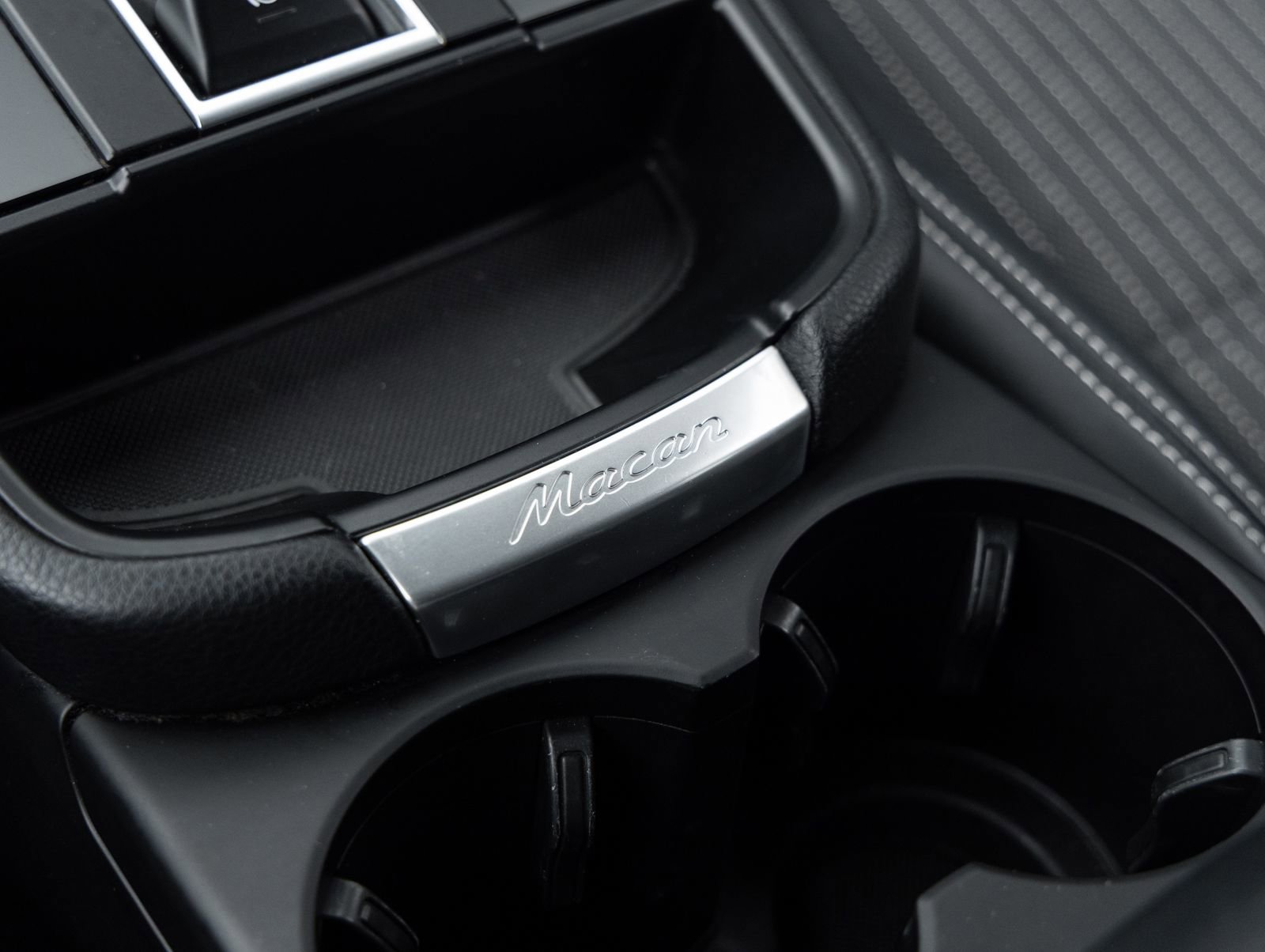 Certified 2023 Porsche Macan Turbo AWD/4WD image 27
