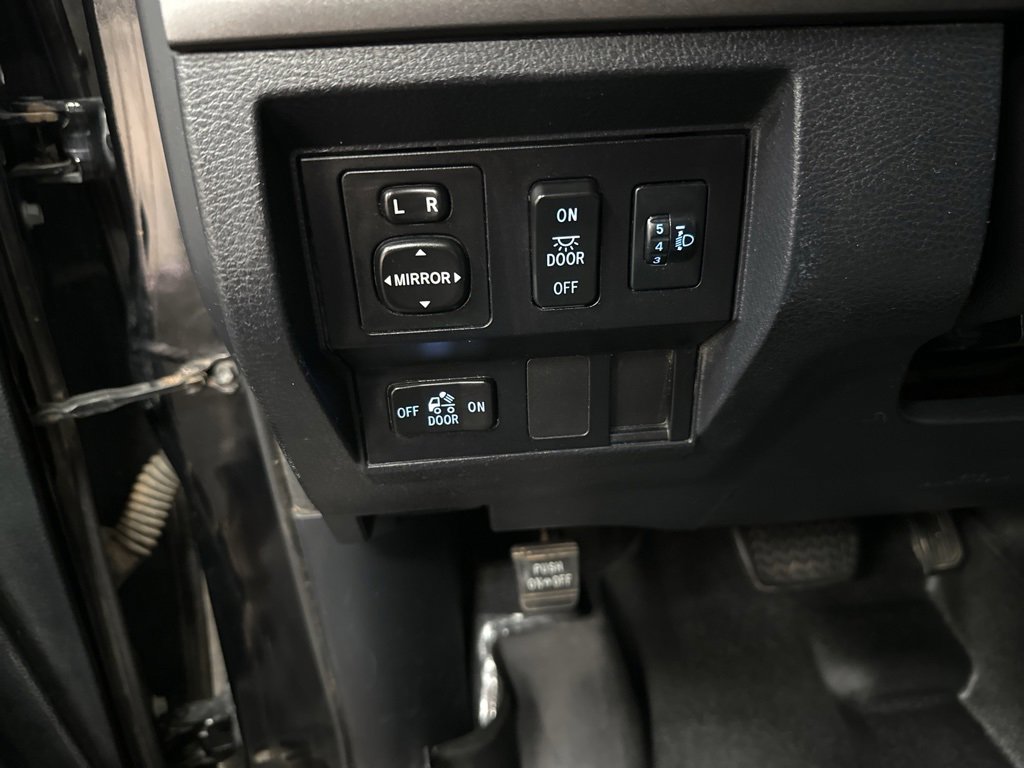 Used 2017 Toyota Tundra SR5 image 29