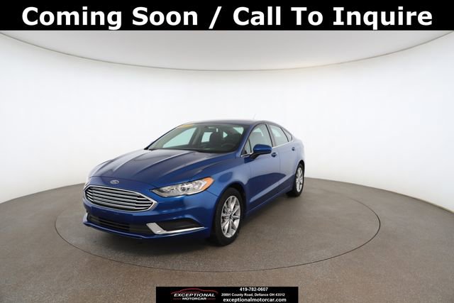 Used 2017 Ford Fusion SE image 2