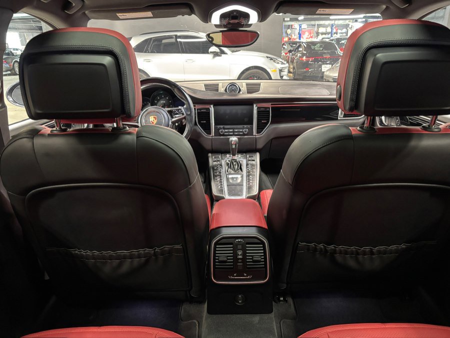 Used 2017 Porsche Macan GTS AWD/4WD image 17