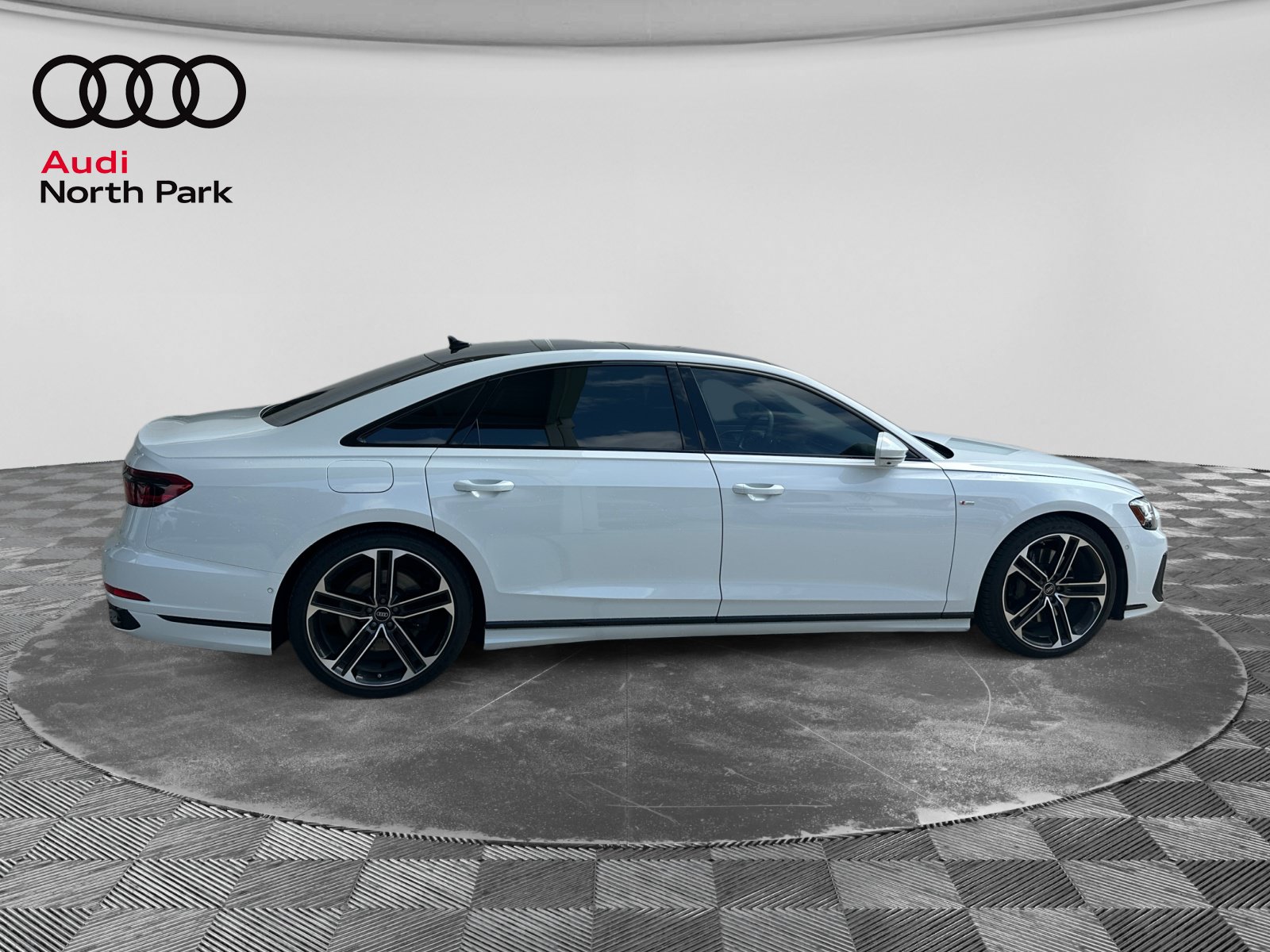 Used 2025 Audi A8 L 3.0T AWD/4WD image 6