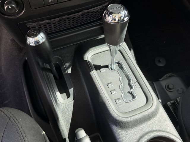 Used 2018 Jeep Wrangler Unlimited Sport AWD/4WD image 18