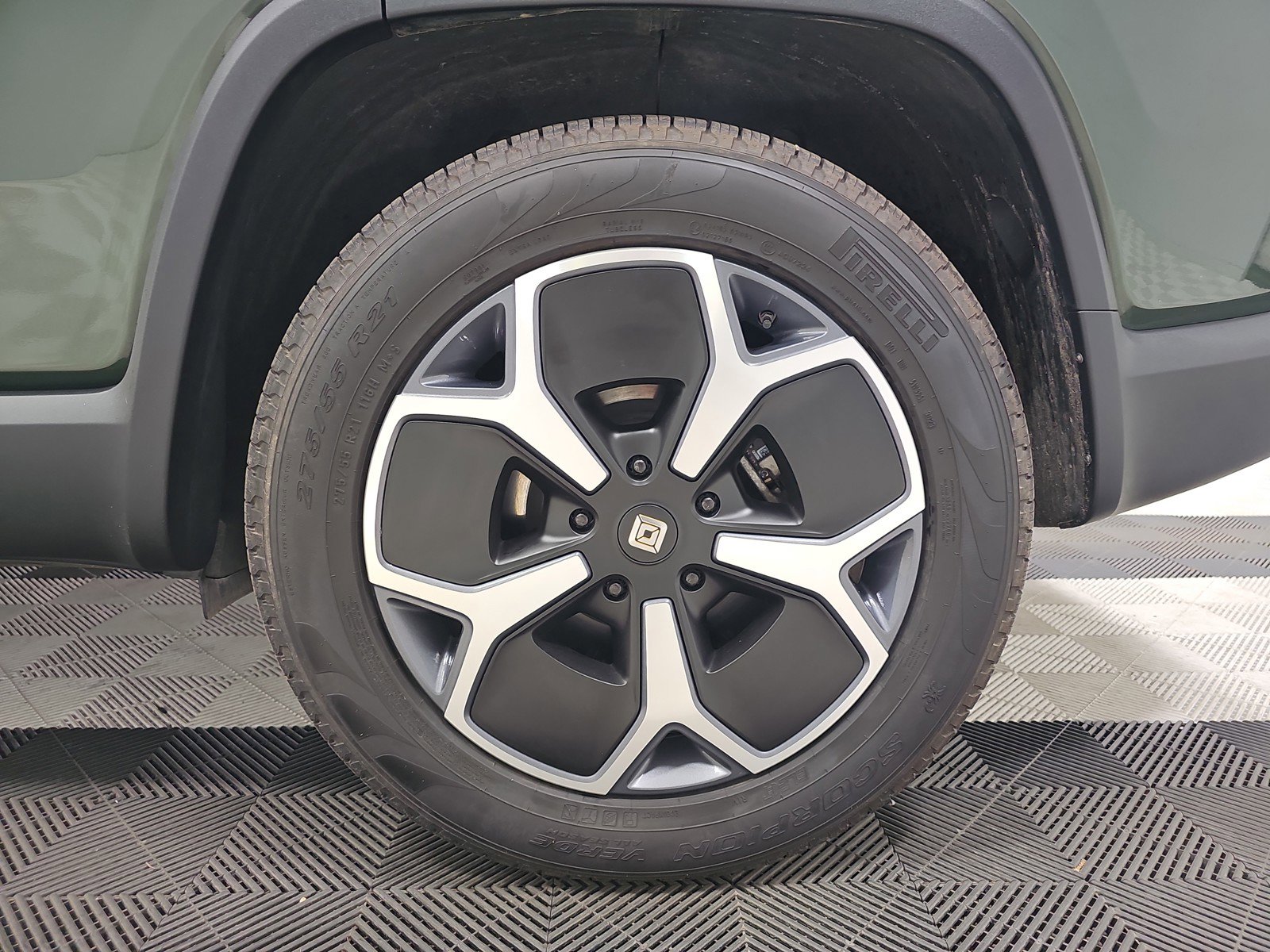 Used 2023 Rivian R1S Adventure AWD/4WD image 10