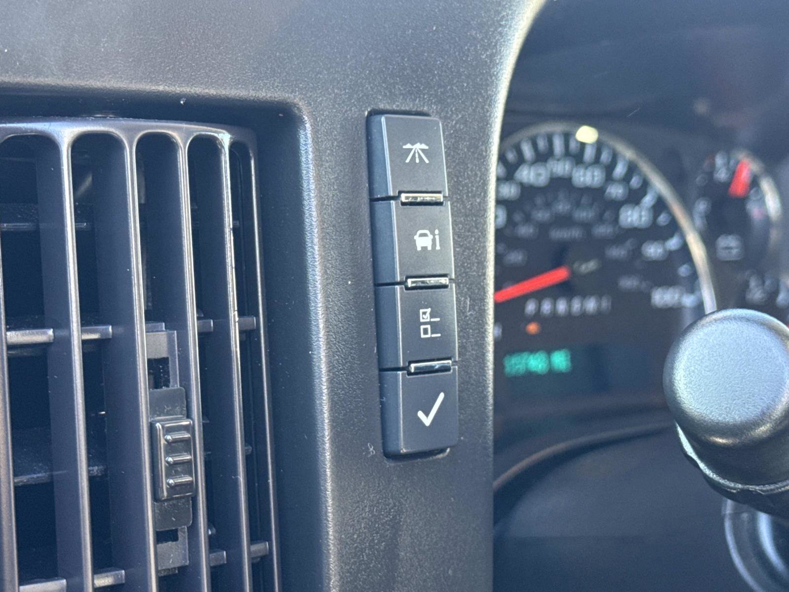 Used 2024 GMC Savana 2500 Work Van w/ Driver Convenience Package image 11