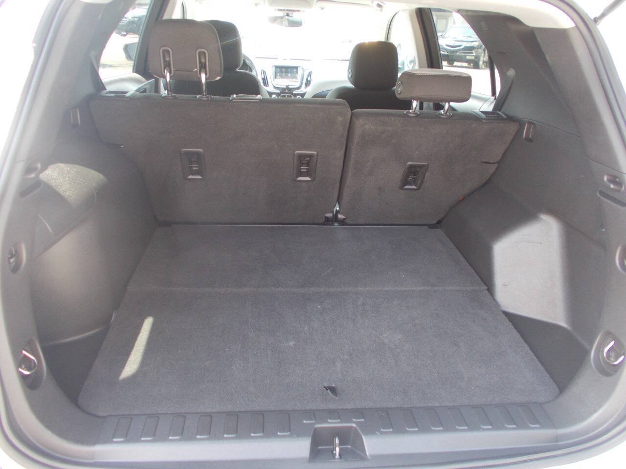 Used 2019 Chevrolet Equinox LS w/ LS Convenience Package AWD/4WD image 18