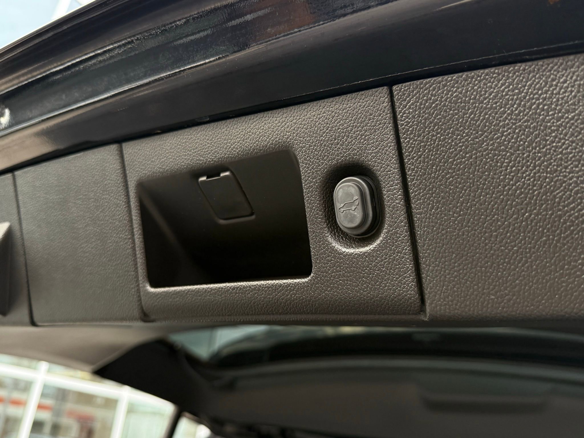 Used 2018 GMC Yukon Denali image 36