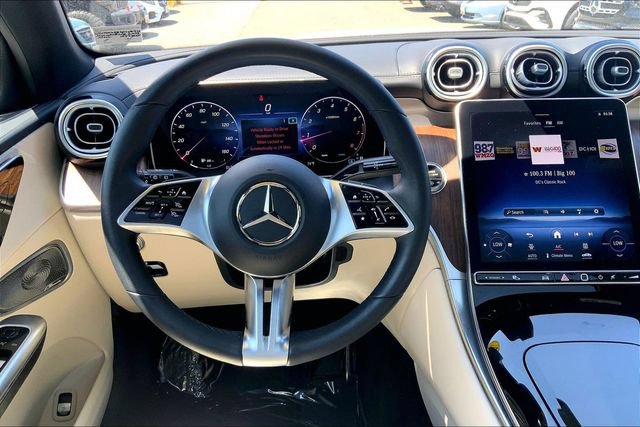 Used 2023 Mercedes-Benz GLC 300 4MATIC image 4