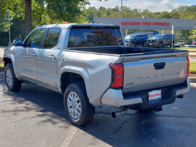 Used 2024 Toyota Tacoma SR5 AWD/4WD image 15