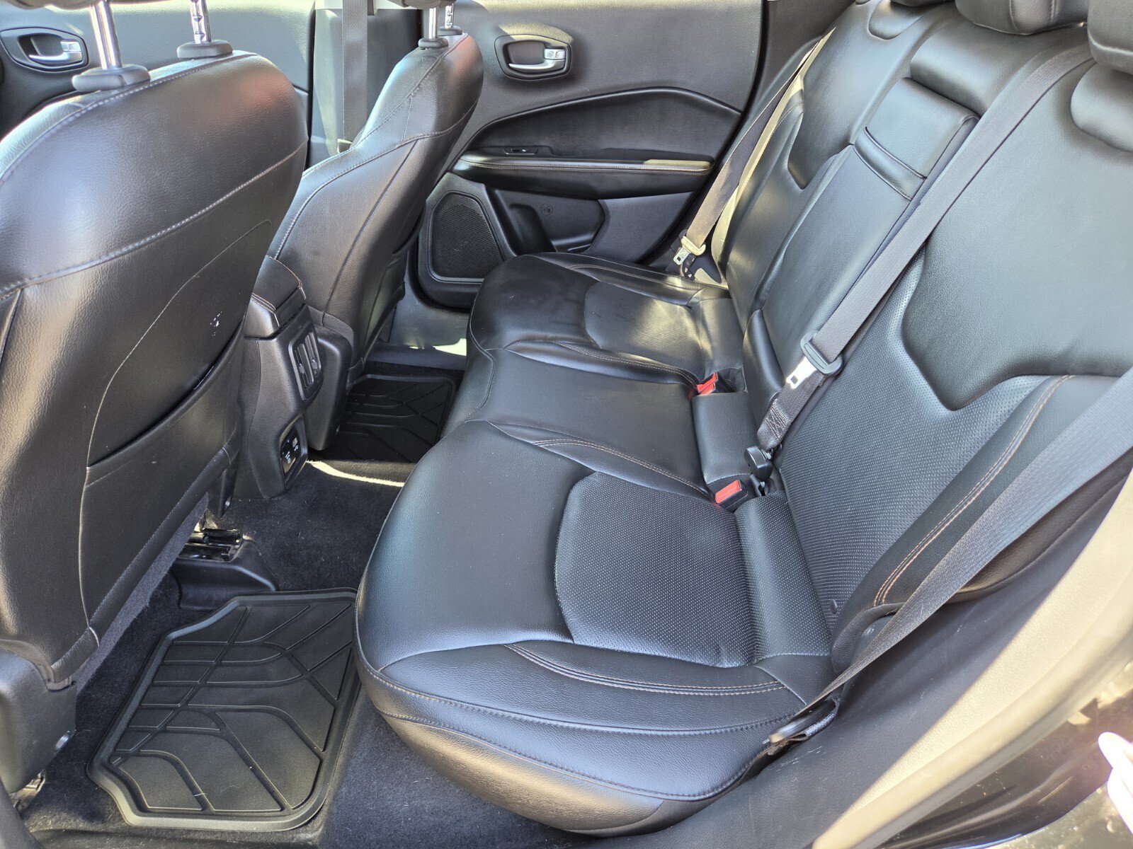 Used 2018 Jeep Compass Limited w/ Navigation Group AWD/4WD image 9