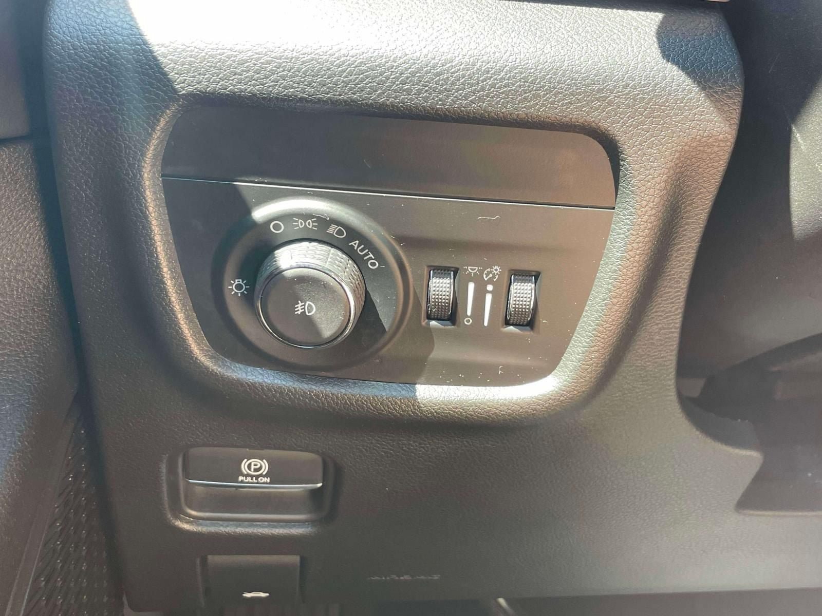 Used 2023 Jeep Grand Cherokee L Limited AWD/4WD image 21