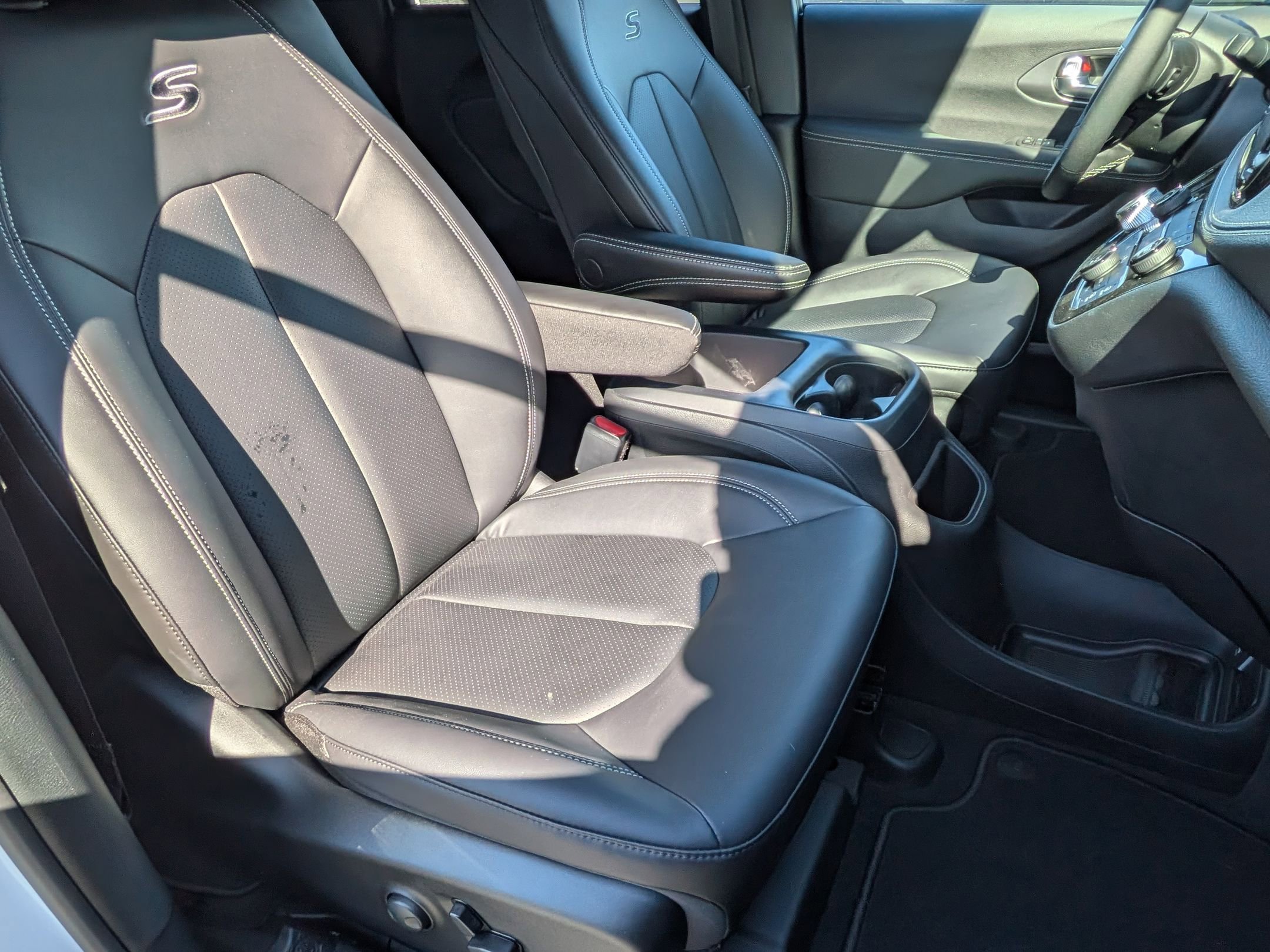 New 2026 Chrysler Pacifica Select image 35