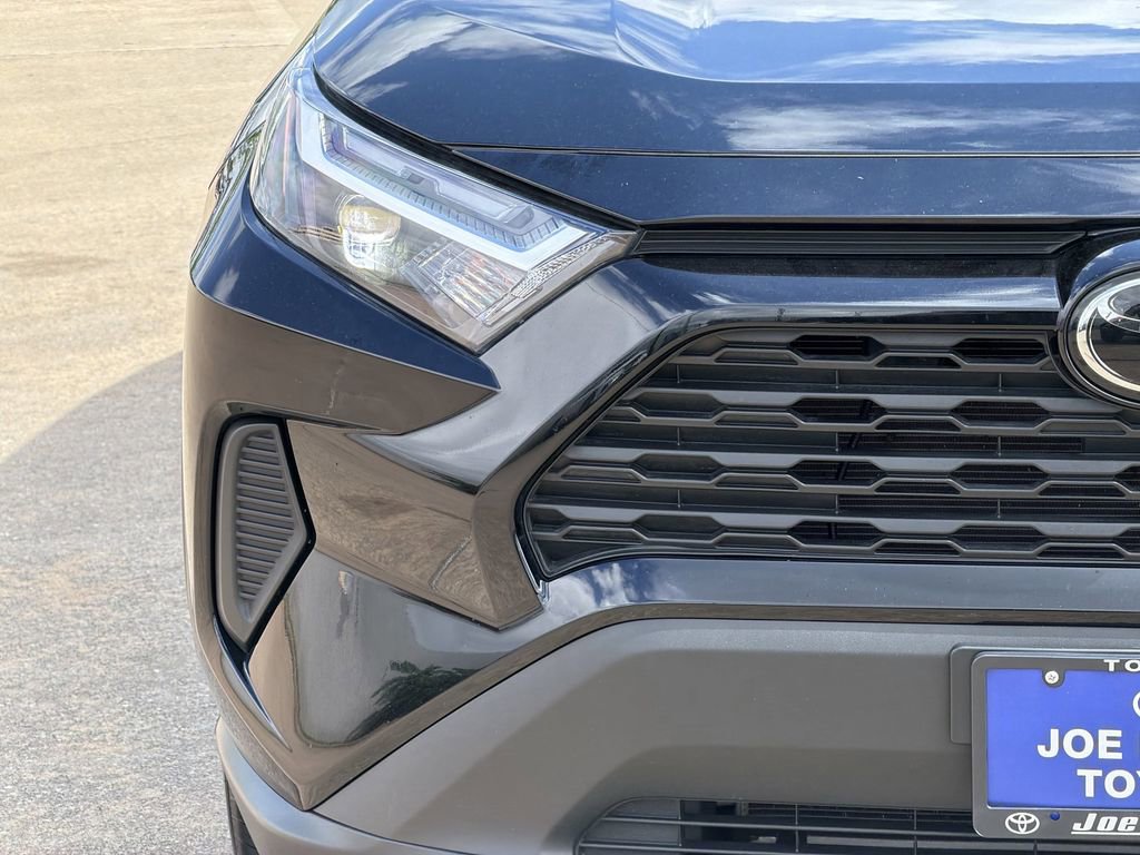 Used 2025 Toyota RAV4 XLE FWD image 5