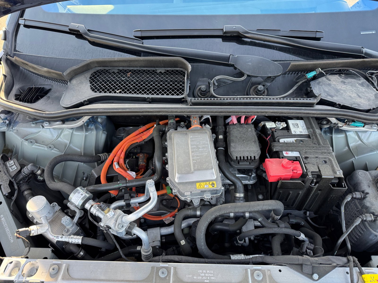 Used 2024 BMW iX xDrive50 w/ Premium Package image 22