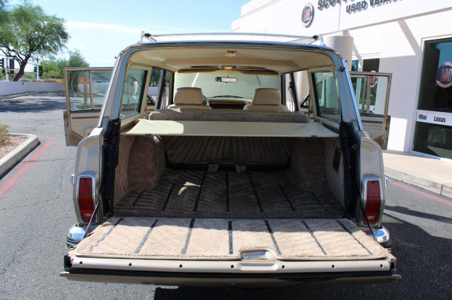 Used 1990 Jeep Grand Wagoneer image 79