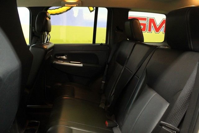 Used 2010 Jeep Liberty Limited image 15