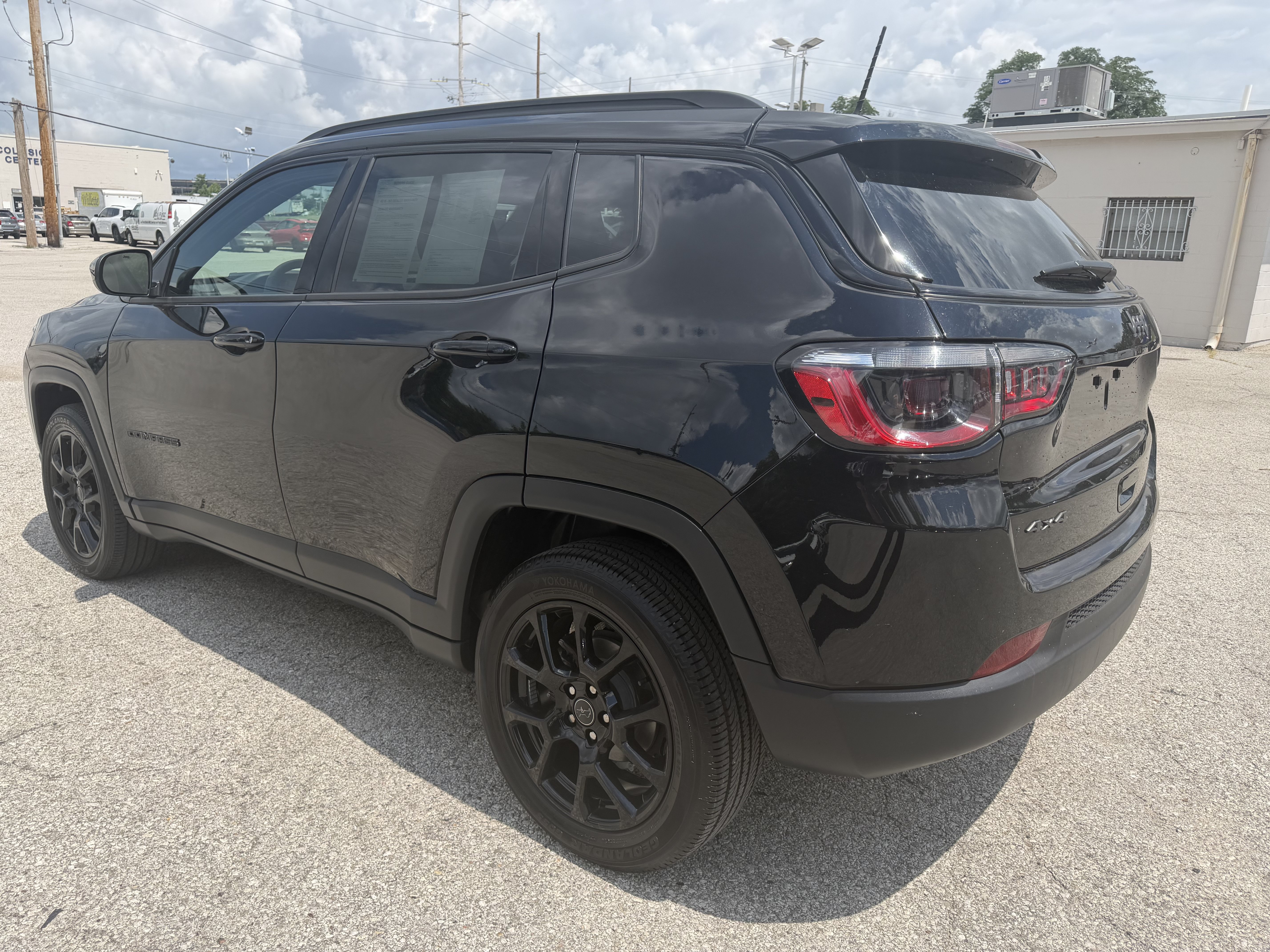 Used 2025 Jeep Compass Latitude w/ Altitude Special Edition AWD/4WD image 5