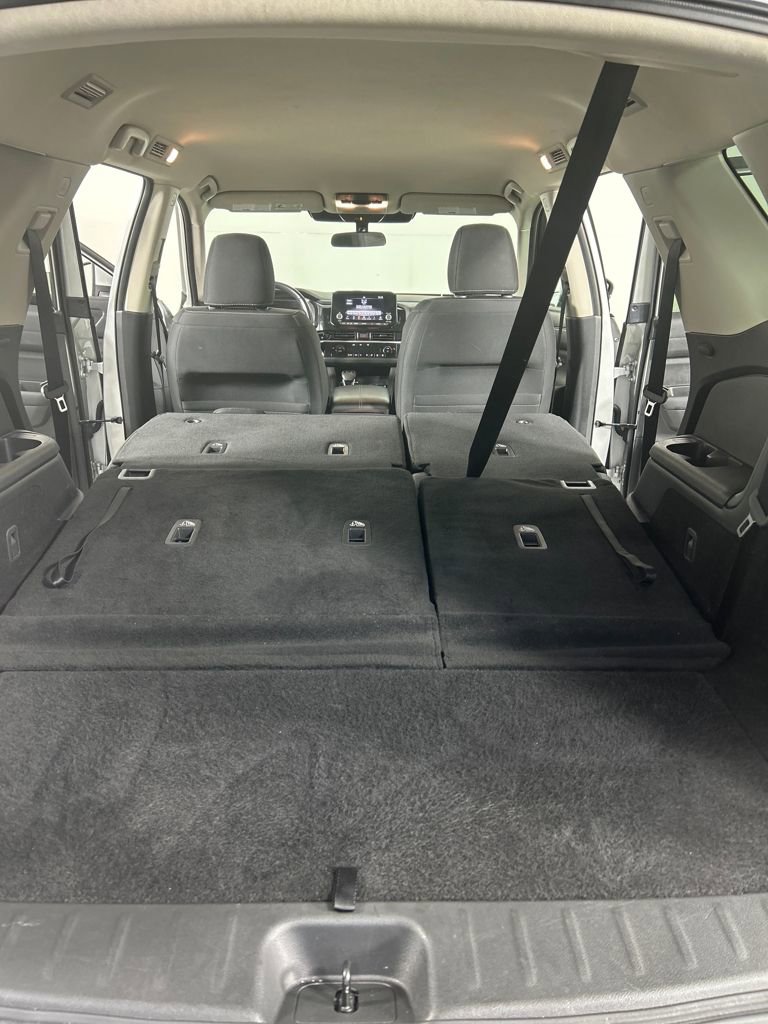 Used 2025 Nissan Pathfinder SV AWD/4WD image 44