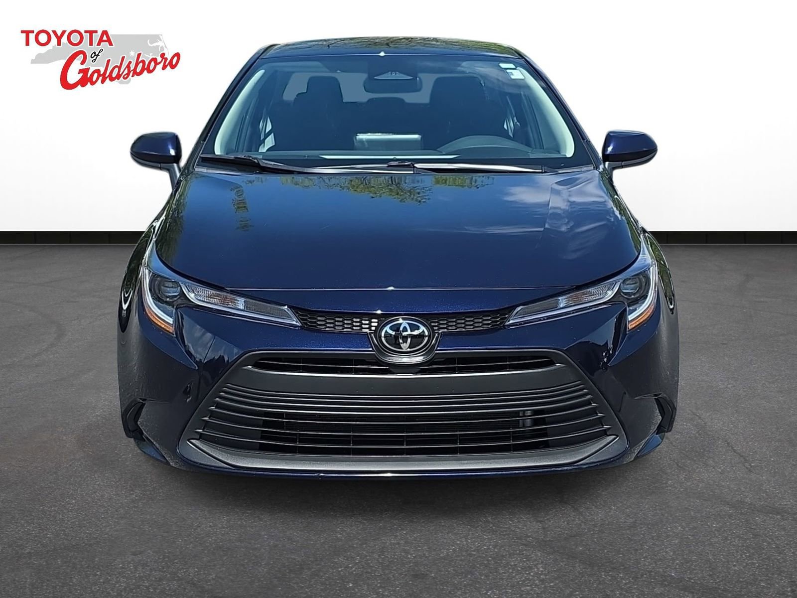 Used 2025 Toyota Corolla LE image 2