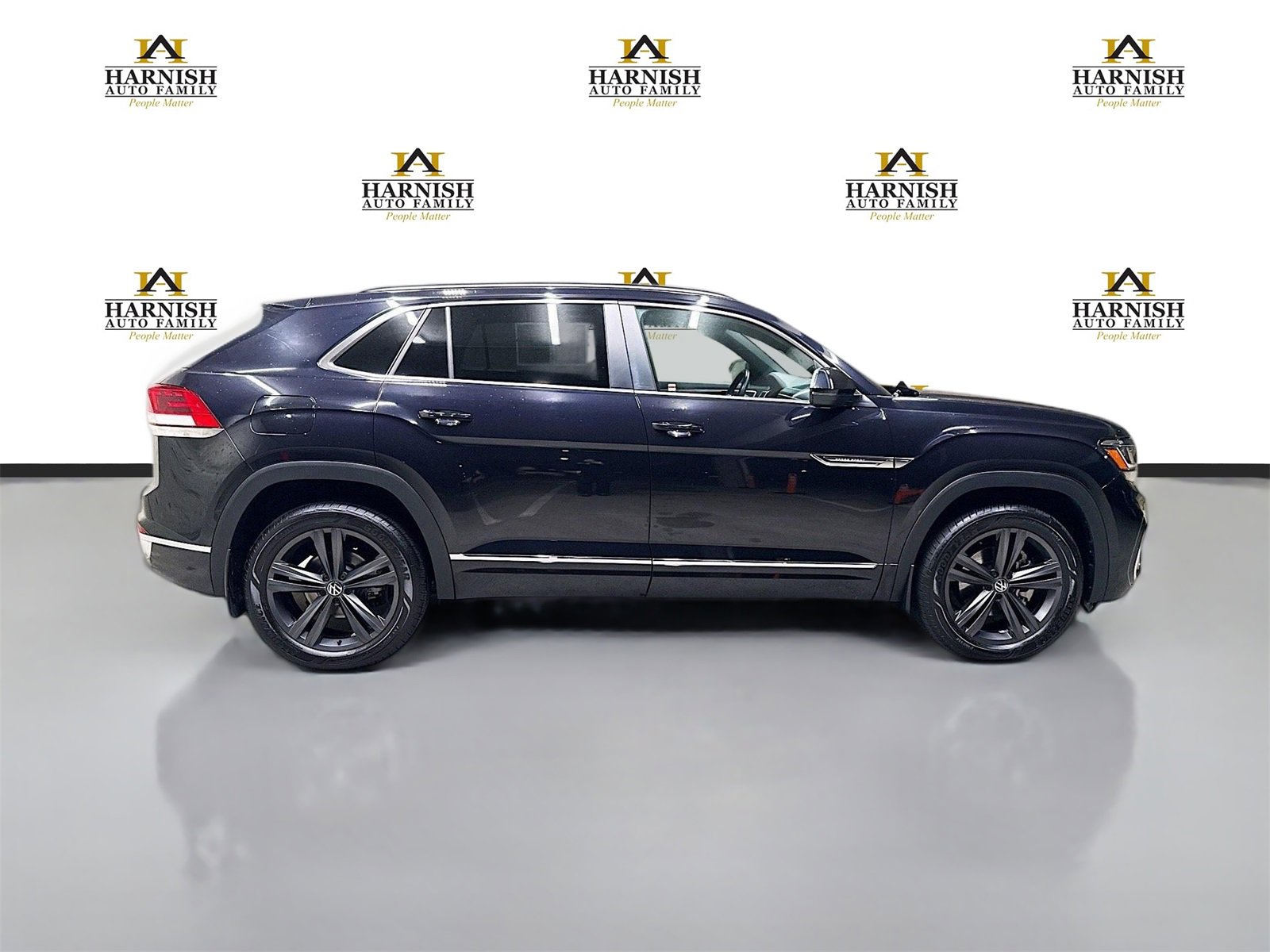 Used 2022 Volkswagen Atlas Cross Sport SEL R-Line image 4