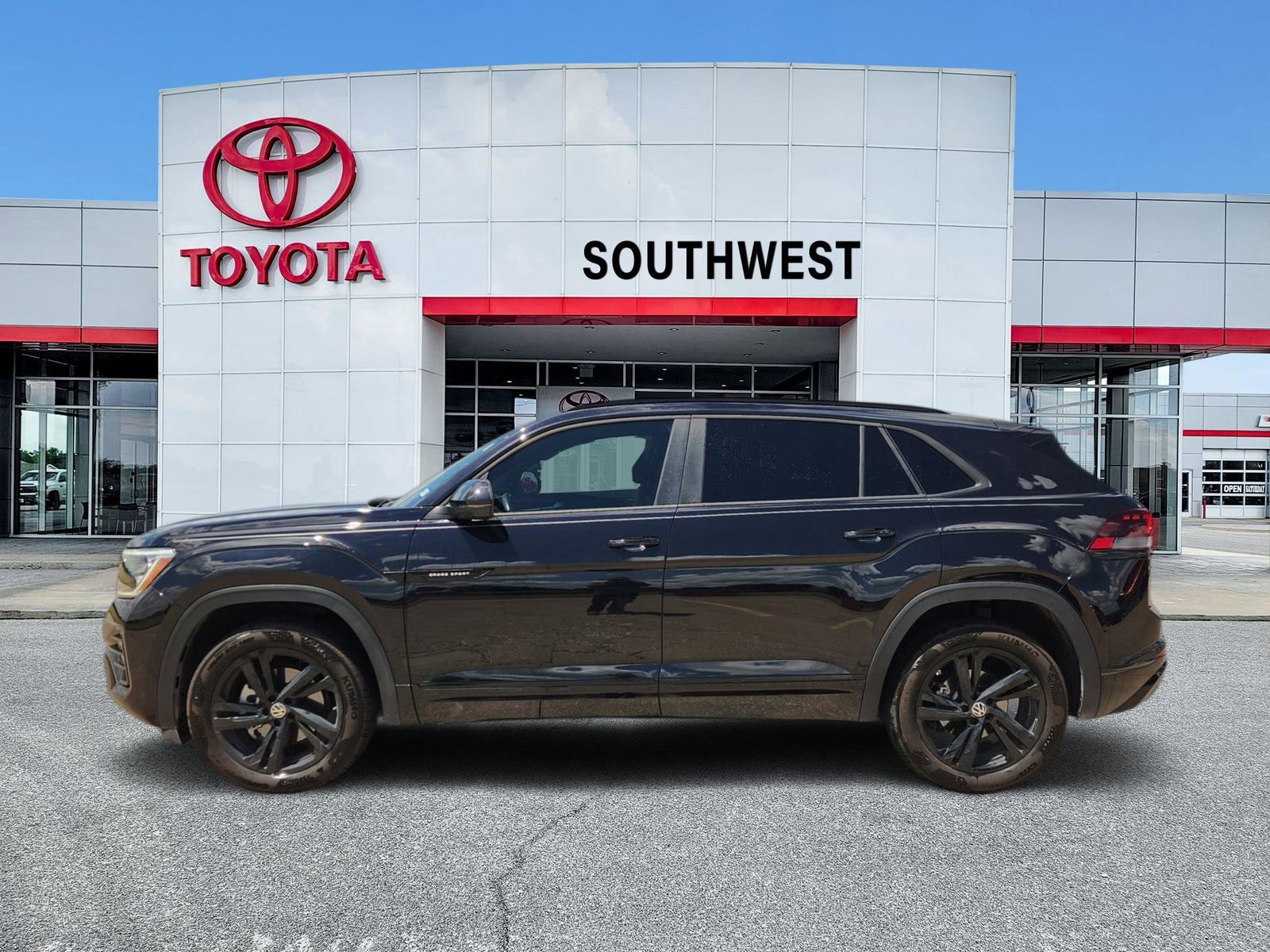 Used 2025 Volkswagen Atlas Cross Sport SEL R-Line AWD/4WD image 3
