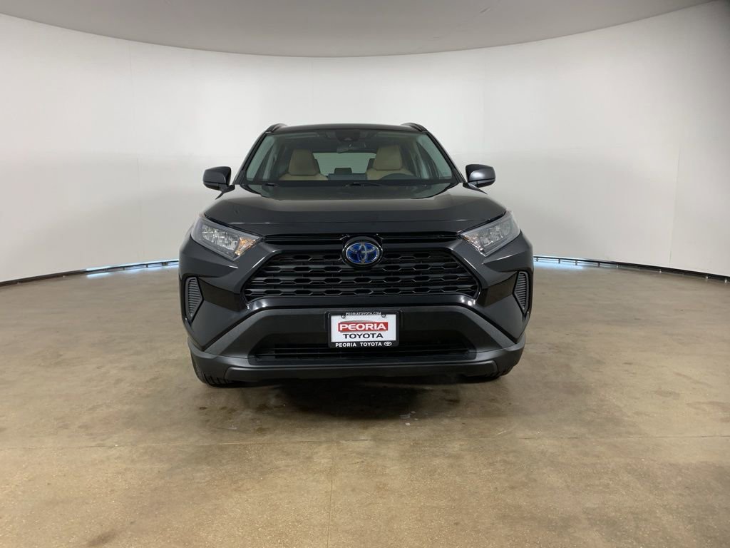 Used 2021 Toyota RAV4 LE image 3