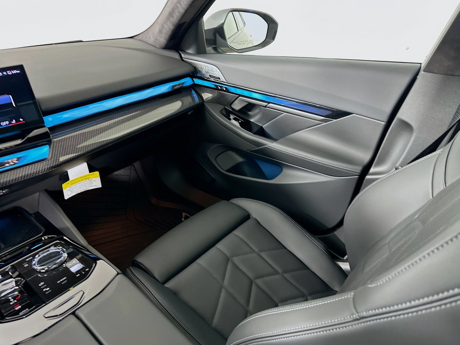 New 2026 BMW 550e xDrive w/ Executive Package AWD/4WD image 23