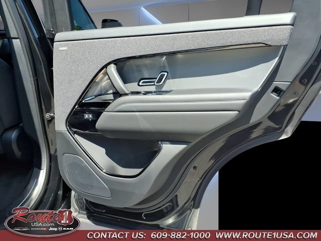 Used 2025 Land Rover Range Rover Sport SE AWD/4WD image 28