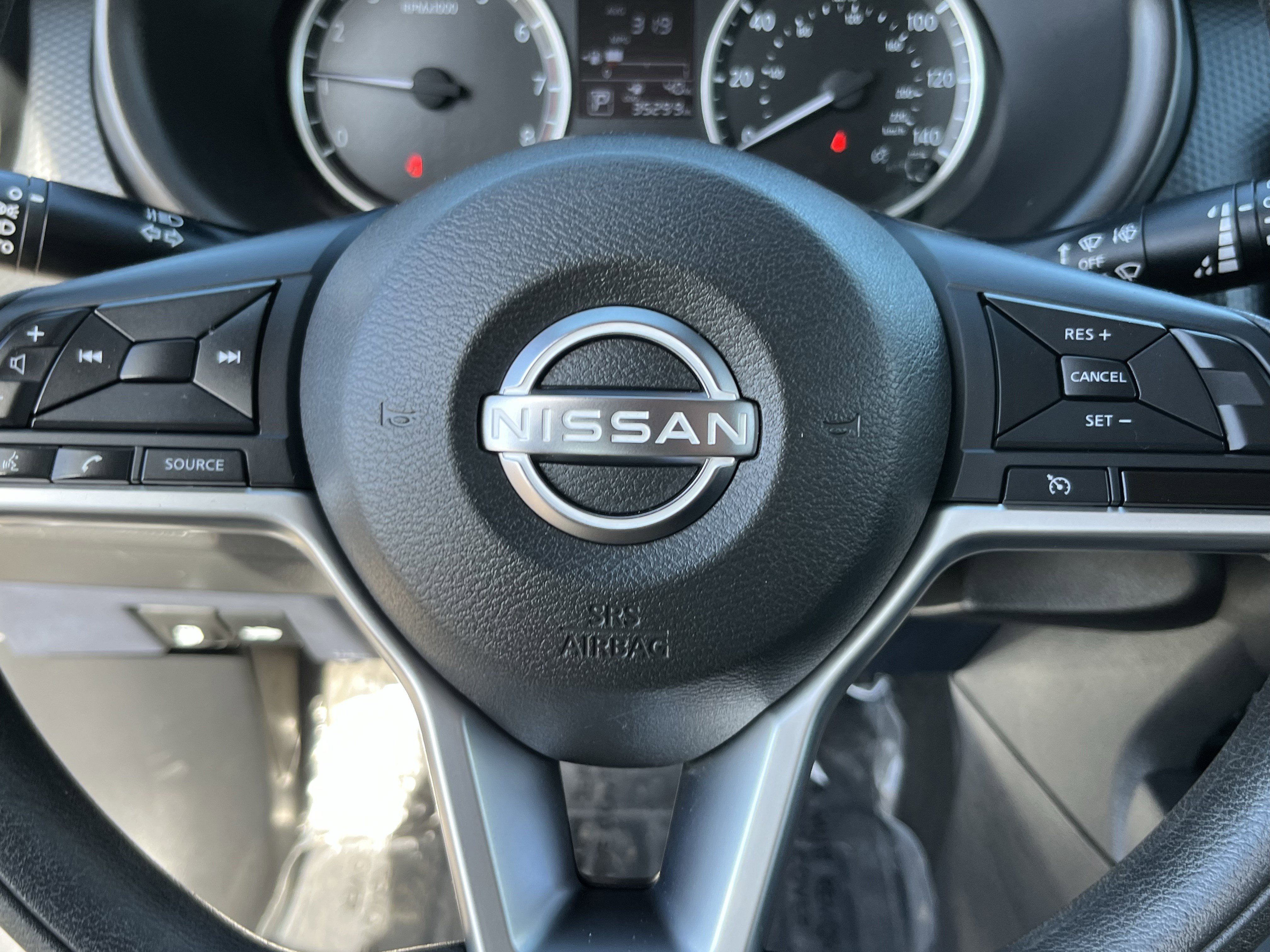 Used 2022 Nissan Kicks S image 18