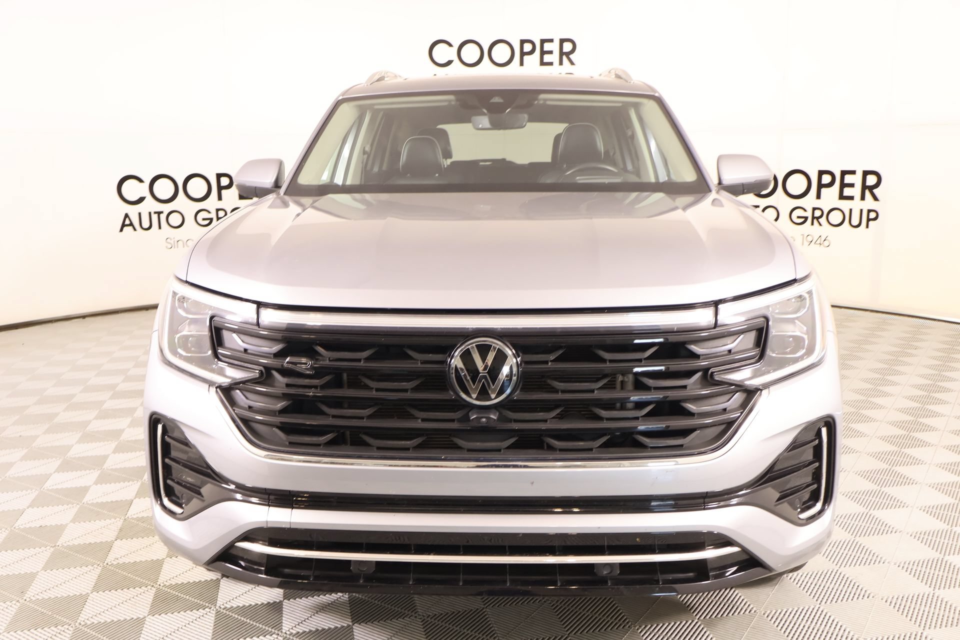 Used 2024 Volkswagen Atlas SEL Premium R-Line AWD/4WD image 10