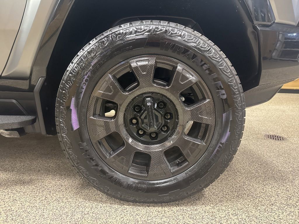 New 2026 GMC Hummer EV 3X w/ Carbon Fiber Edition Package AWD/4WD image 12