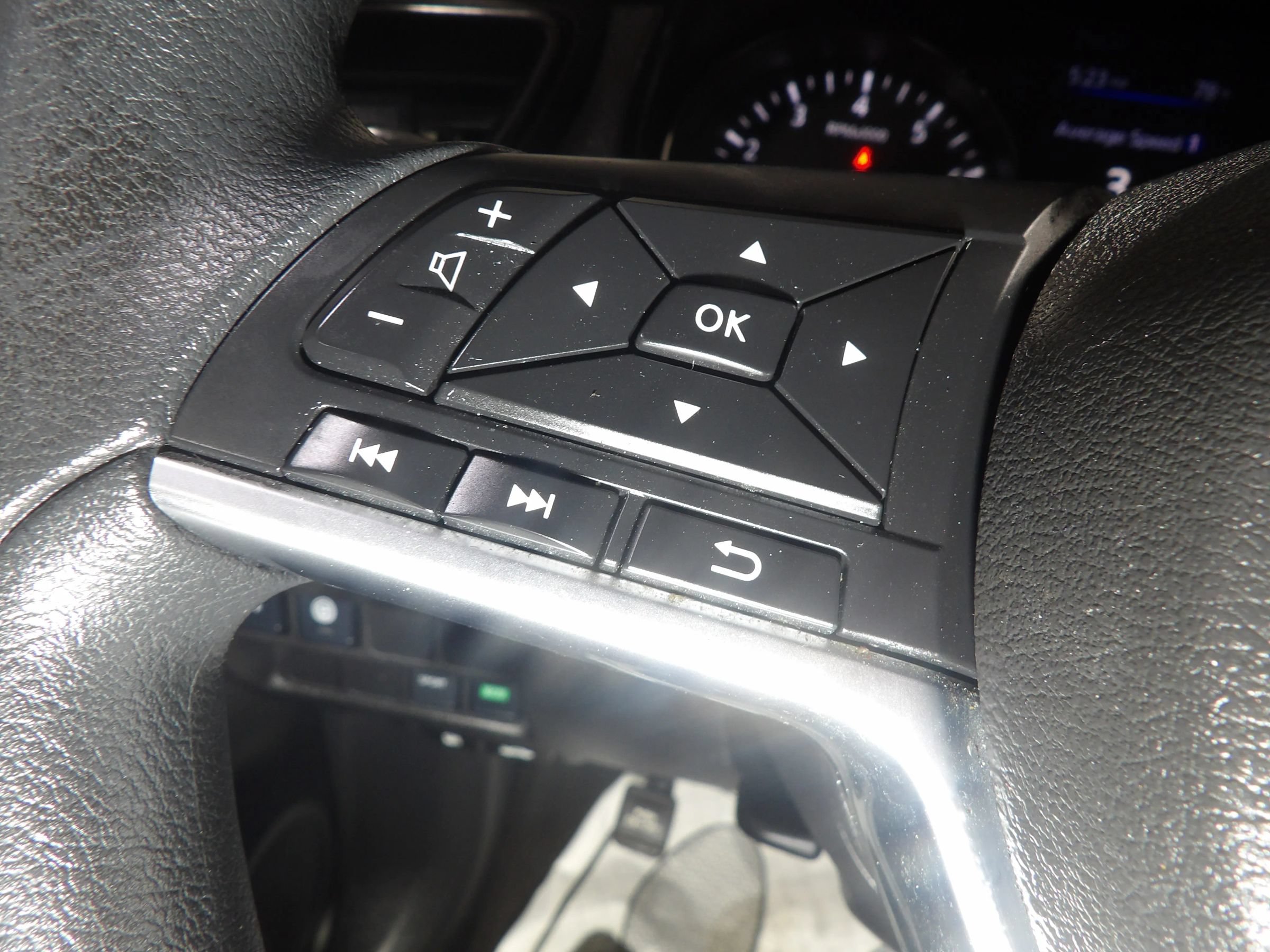 Used 2022 Nissan Rogue Sport S FWD image 16