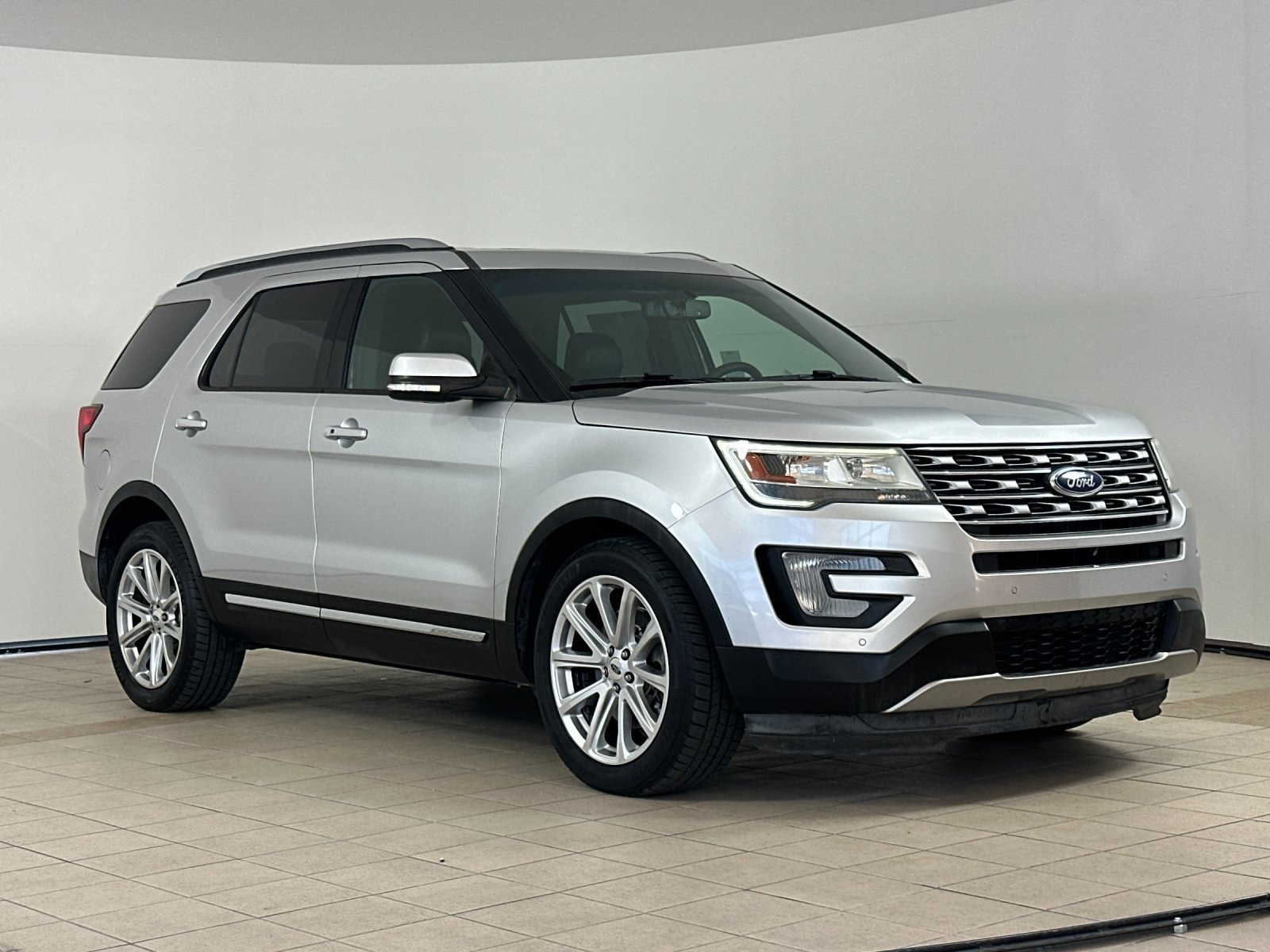 Used 2016 Ford Explorer Limited FWD image 8