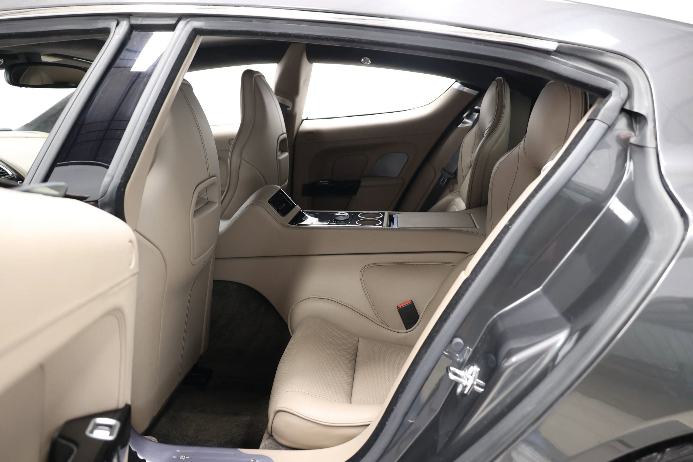 Used 2017 Aston Martin Rapide S image 34