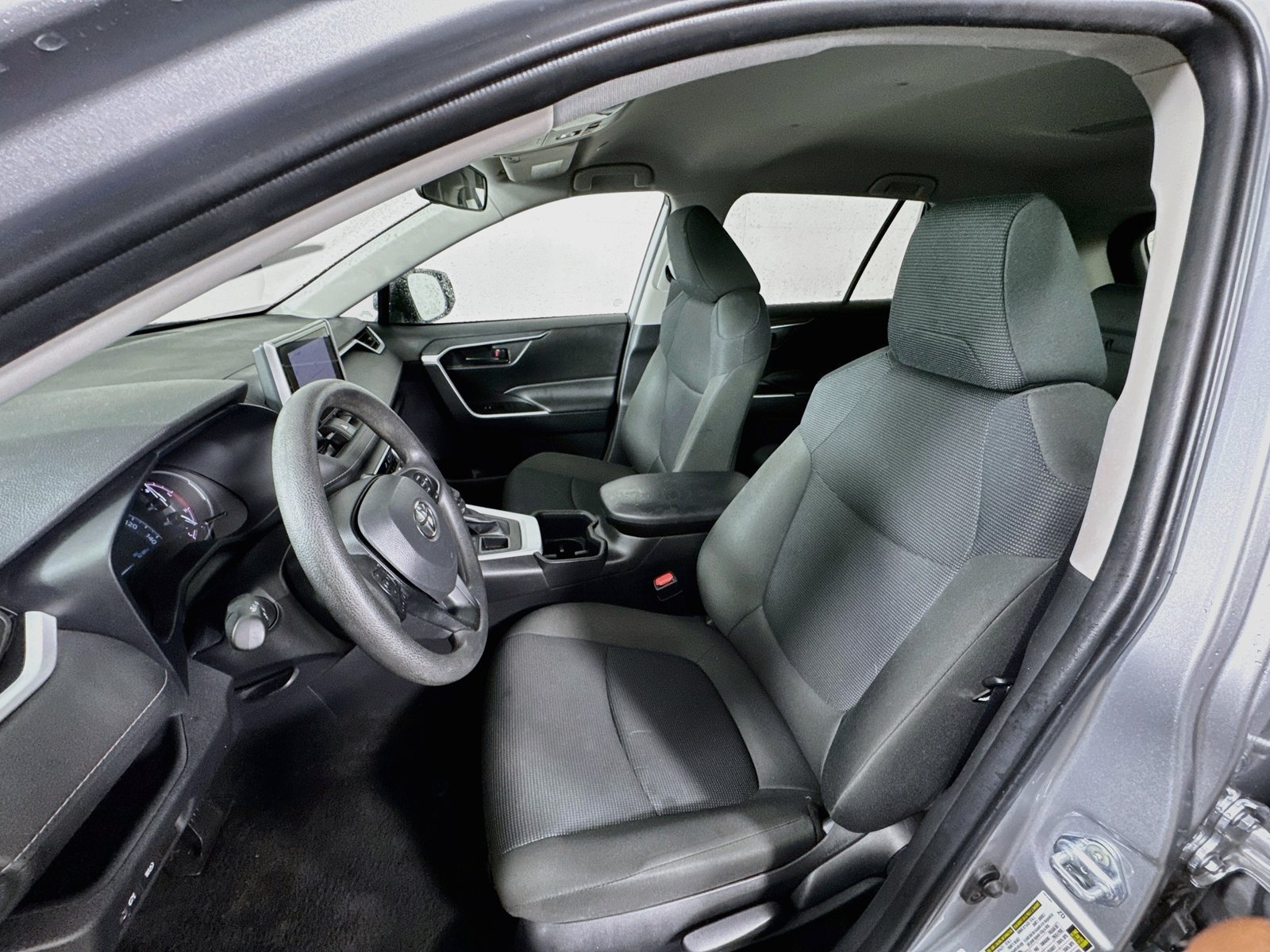 Used 2025 Toyota RAV4 LE AWD/4WD image 17