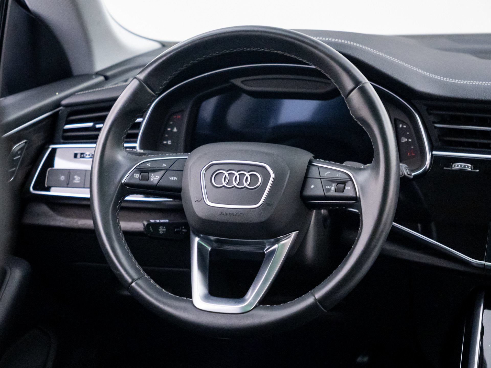 Used 2023 Audi Q8 Premium w/ Convenience Package AWD/4WD image 11