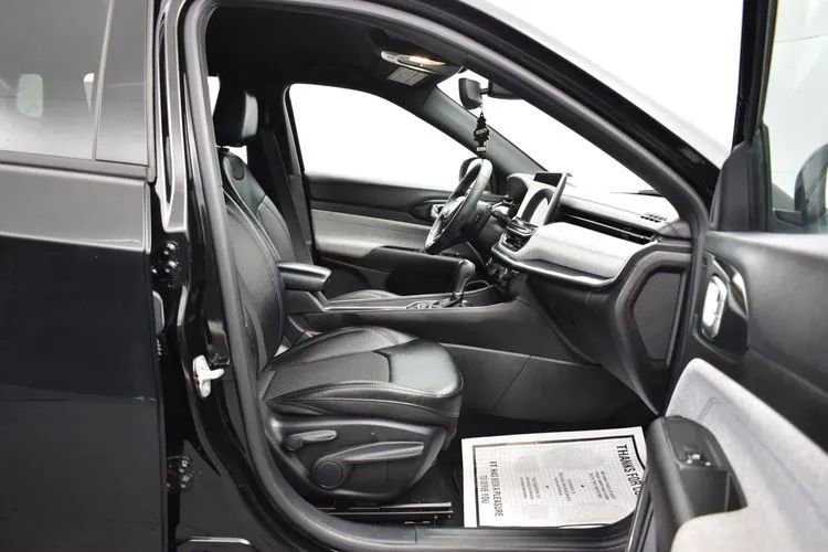 Used 2024 Jeep Compass Latitude AWD/4WD image 17