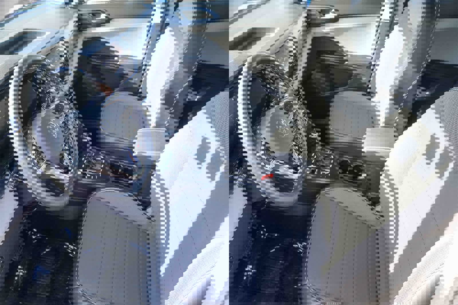 Used 2022 Volkswagen Taos SE image 16