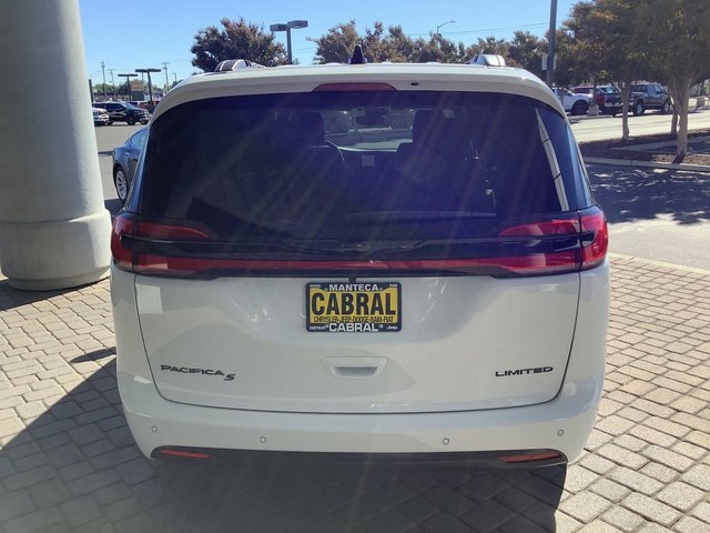 New 2026 Chrysler Pacifica Limited image 29