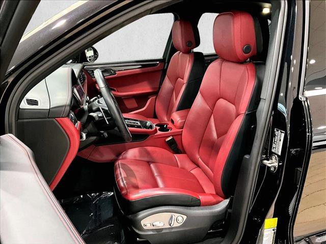 Used 2024 Porsche Macan S AWD/4WD image 27
